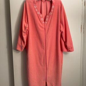 NWOT Zip Front Bathrobe